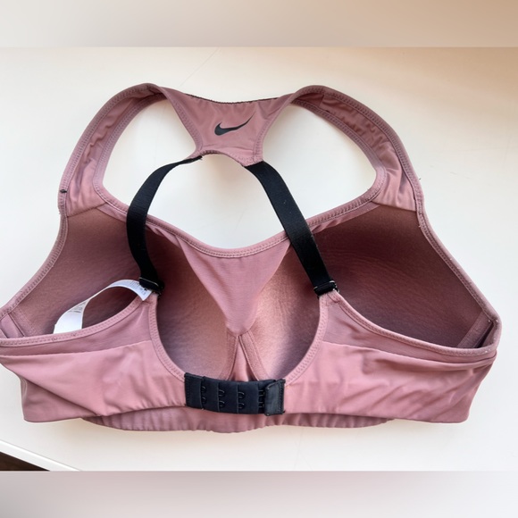 EUC Nike adjustable racer back sports bra. Women’s Large - Picture 5 of 5